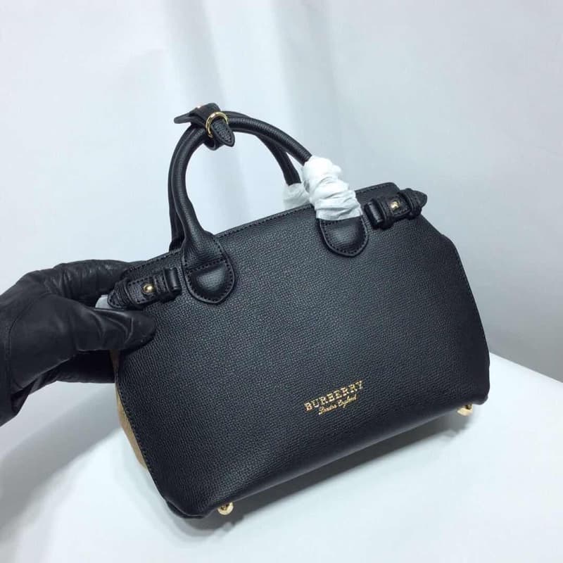 C137 Four seasons’ bestsellers 🔥 Burberry’s iconic “The Banner” handbag, model number: 40126🇬🇧. Classic check pattern fabric from British fine weaving, original hardware ✨ paired with luxurious suede calf leather 🐂 produced by high-end Italian workshops.  — image 6