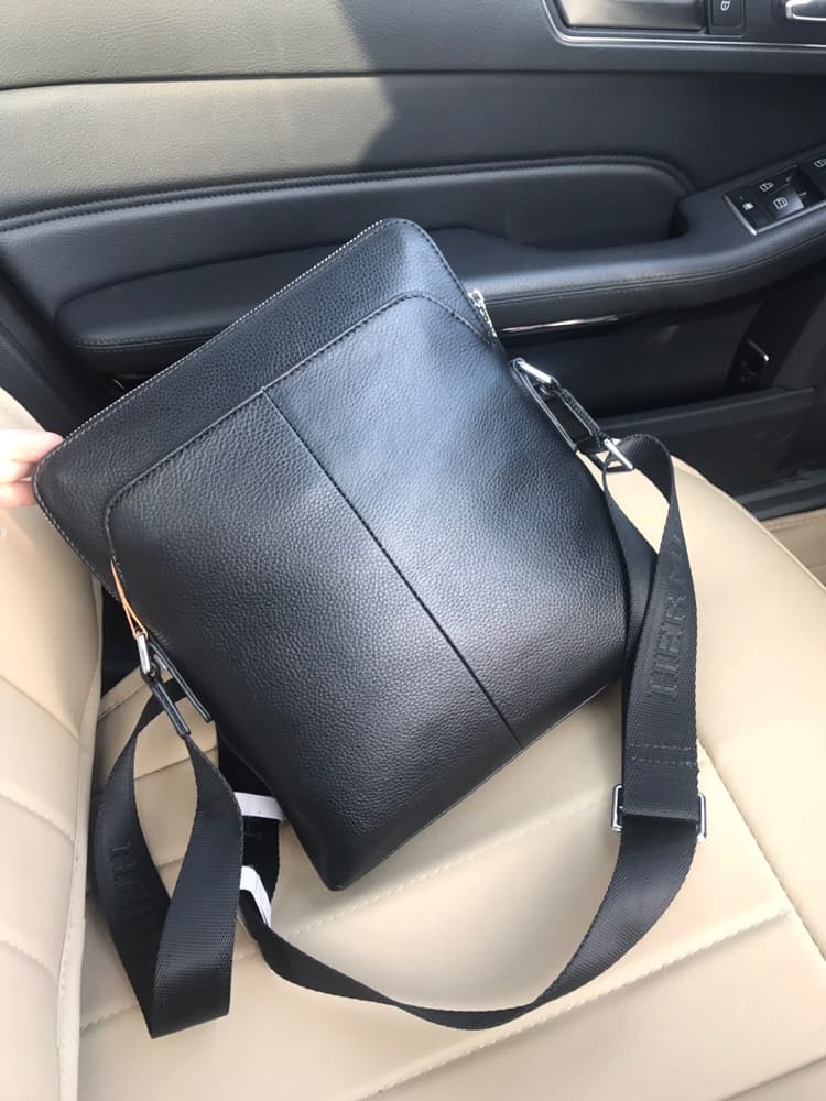 C4940 Hermes Hermès🌠🎉 The perfect gift choice – truly high-quality products 🔥 🔥 Business men’s bags ♨♨ Officially released, top-tier quality 💦💦 High-end craftsmanship, original full-grain leather + specialized hardware 🙏 🙏 🙌 Exclusive quality, superior in — image 4