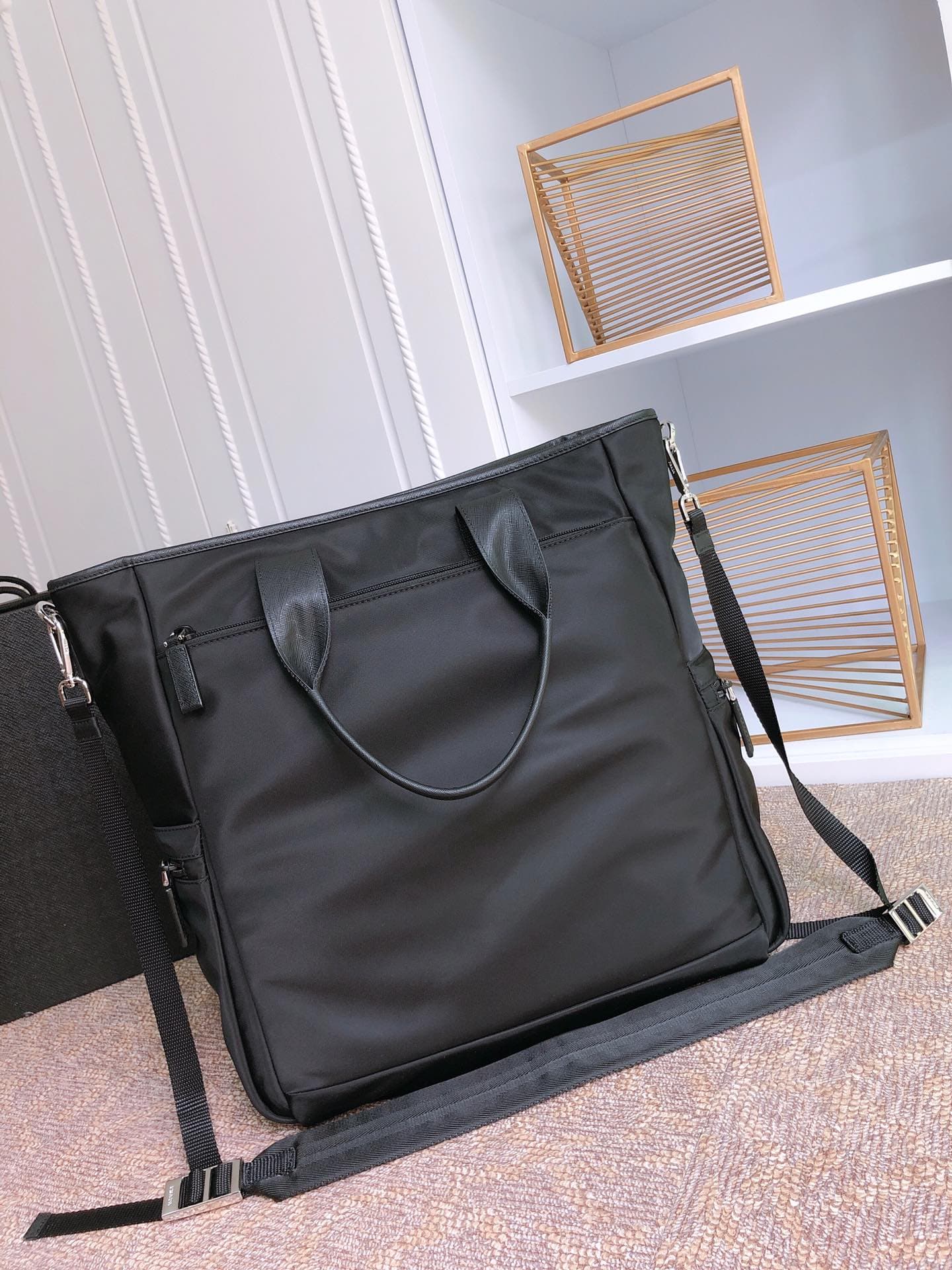C6933 🔆Exclusive release🔆1BG040 – original product👏🏻👏🏻. Made from imported nylon fabric; interior logo and front triangular enamel logo; metal accessories and D-shaped loops; detachable and adjustable shoulder strap made of fabric material; nylon lining;  — image 2