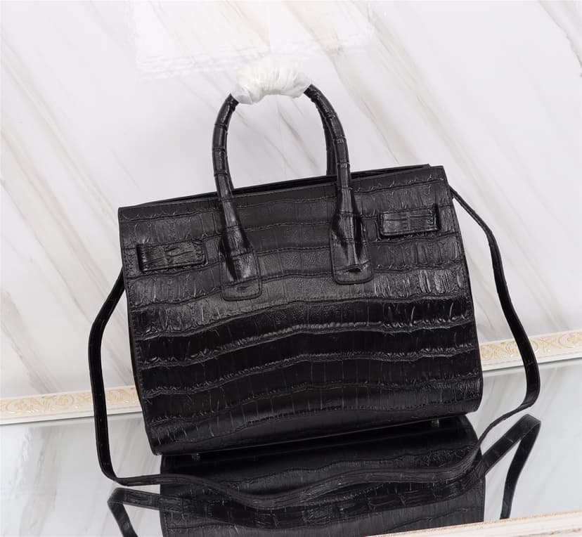 C8765 ✨ Big crocodile pattern🌴🌴🌴 Super popular organ bag[Strong]💧💧 High quality to win customers👑 YSL Saint Laurent 🐊 Features imported crocodile pattern🐊 Code: 7107. Original hardware🐊 Whether it’s the leather material, hardware, stitching, edges, or des — image 3