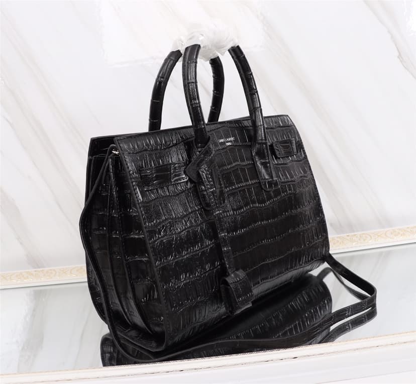 C8765 ✨ Big crocodile pattern🌴🌴🌴 Super popular organ bag[Strong]💧💧 High quality to win customers👑 YSL Saint Laurent 🐊 Features imported crocodile pattern🐊 Code: 7107. Original hardware🐊 Whether it’s the leather material, hardware, stitching, edges, or des — image 2