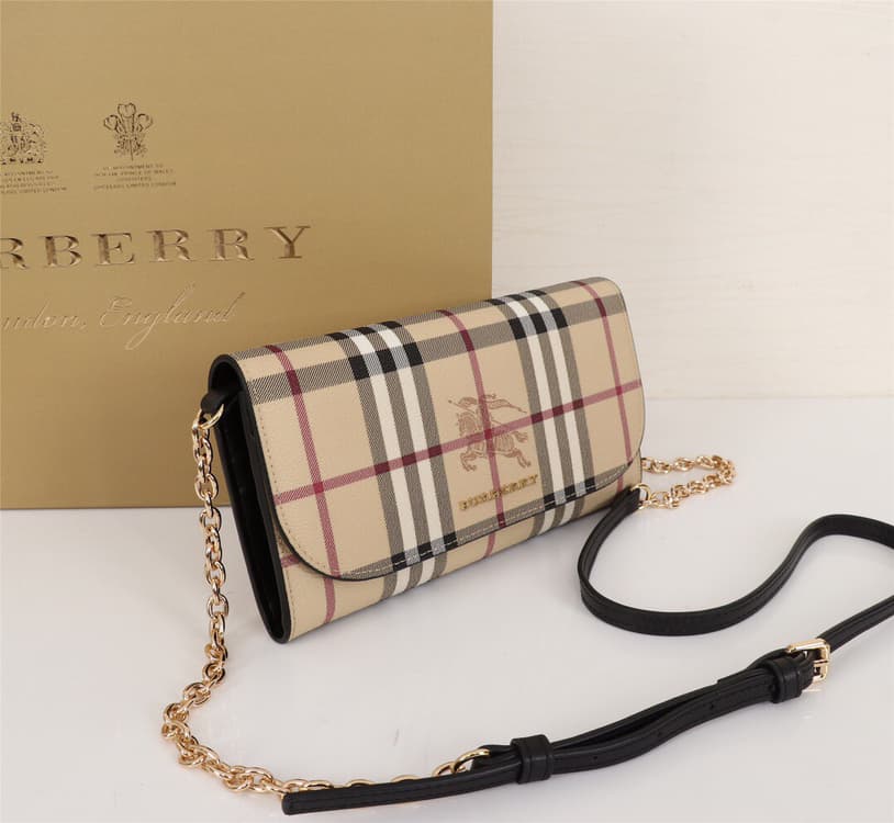 C60 🔥🔥B brand leather wallet with patches; comes with a chain-shaped leather shoulder strap. This product can be used as a small handbag on its own, or stored inside a regular handbag as a wallet. 👍 High-quality from the official store, finely crafted. 📷  — image 2
