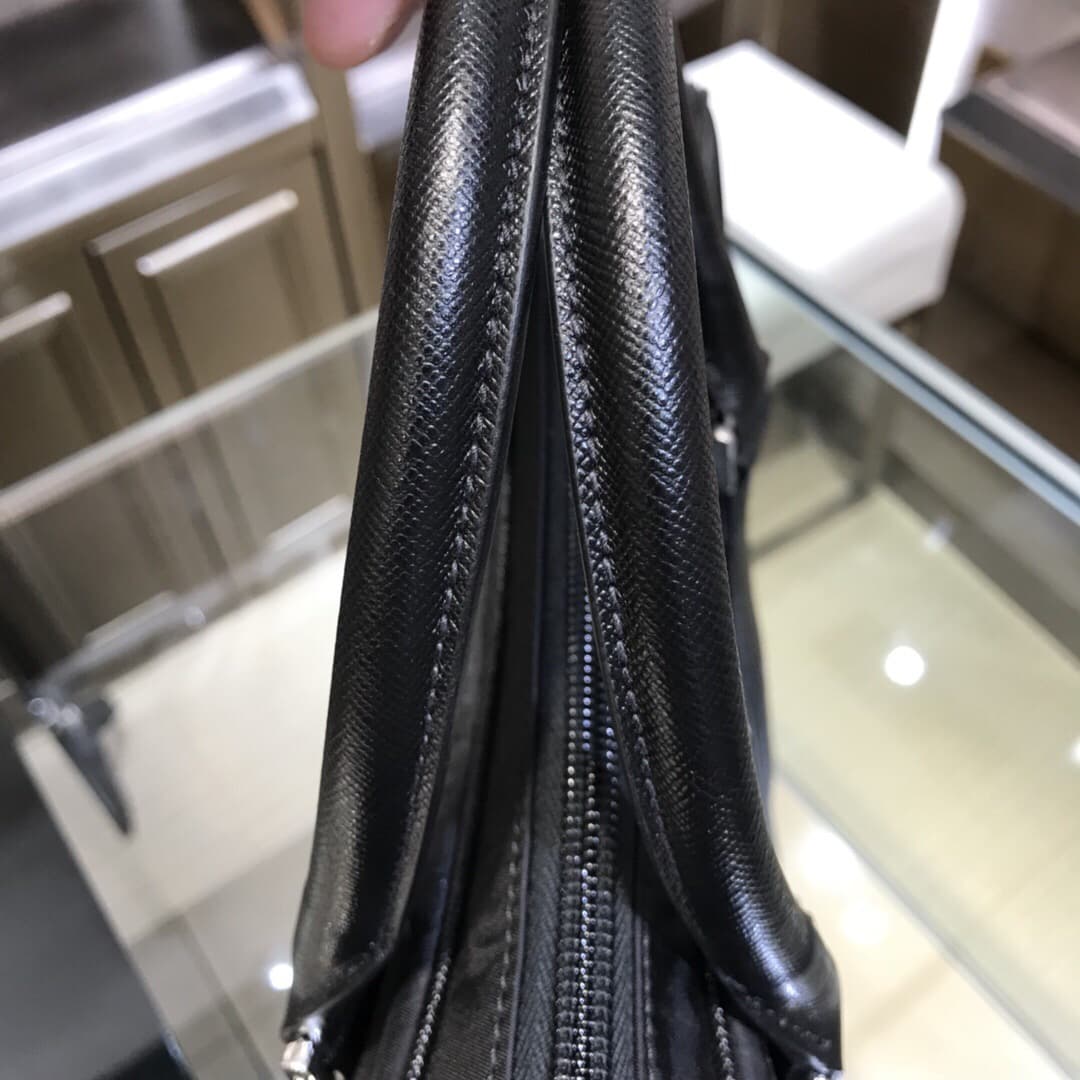 C6972 【PRADA】Original quality, factory-made parachute material. Prada 2VE872 – the latest model. Soft texture, with a distinctive logo pattern on the interior. 175 is a OEM version. Dimensions: 36*28*9. Ideal for men’s casual wear, fashion, business trips — image 4