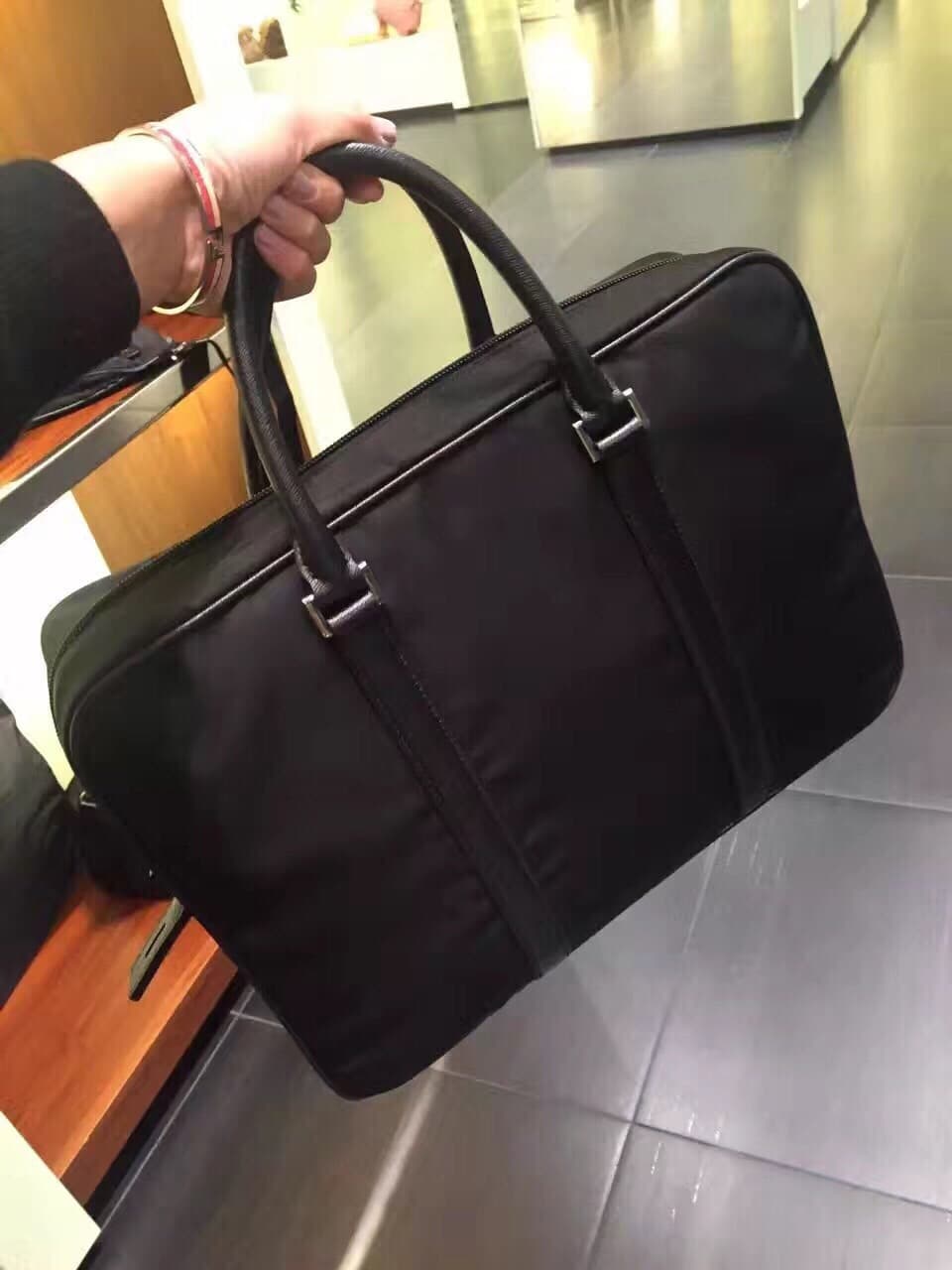 C6972 【PRADA】Original quality, factory-made parachute material. Prada 2VE872 – the latest model. Soft texture, with a distinctive logo pattern on the interior. 175 is a OEM version. Dimensions: 36*28*9. Ideal for men’s casual wear, fashion, business trips — image 6