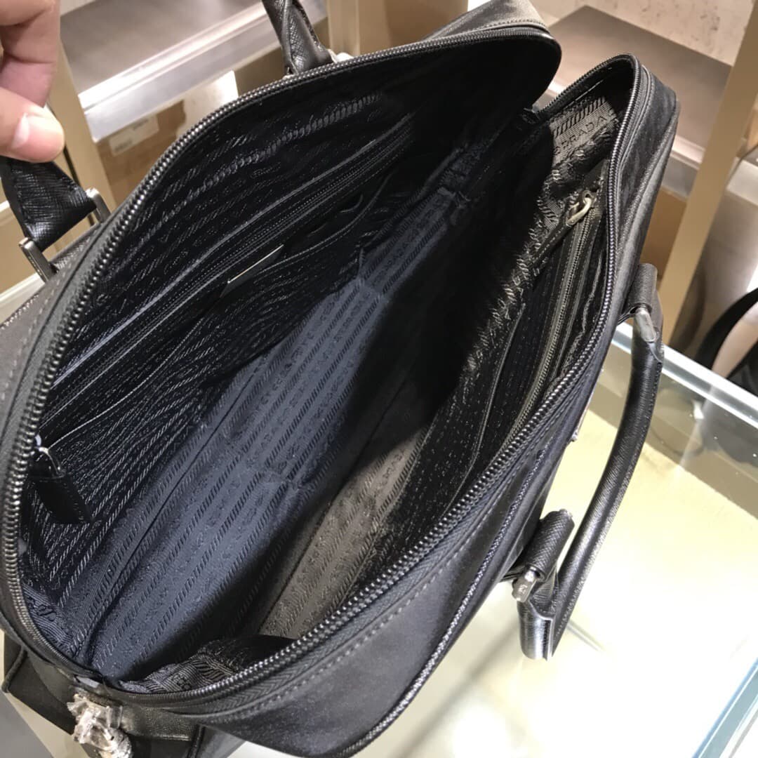 C6972 【PRADA】Original quality, factory-made parachute material. Prada 2VE872 – the latest model. Soft texture, with a distinctive logo pattern on the interior. 175 is a OEM version. Dimensions: 36*28*9. Ideal for men’s casual wear, fashion, business trips — image 7