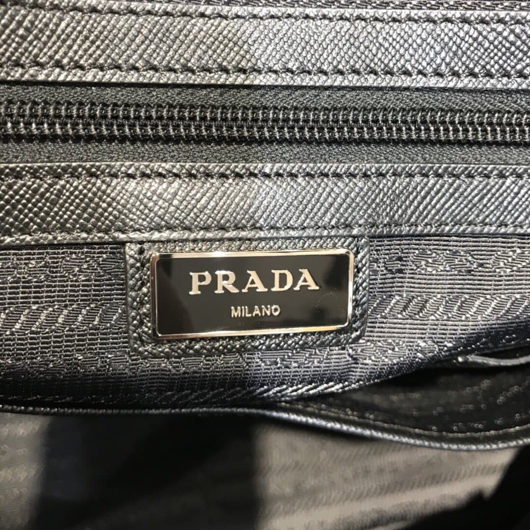 C6972 【PRADA】Original quality, factory-made parachute material. Prada 2VE872 – the latest model. Soft texture, with a distinctive logo pattern on the interior. 175 is a OEM version. Dimensions: 36*28*9. Ideal for men’s casual wear, fashion, business trips — image 8