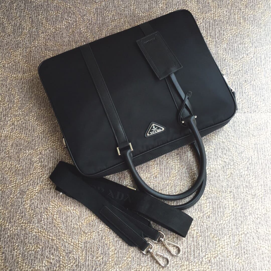 C6978 【PRADA】New model launched💗💗💗 High-quality original items 201. The latest nylon briefcase by Prada, 2VE871, uses factory-made parachute material. Features a new black real titanium zipper and cross-stitched leather trim imported from Italy. Soft text — image 2