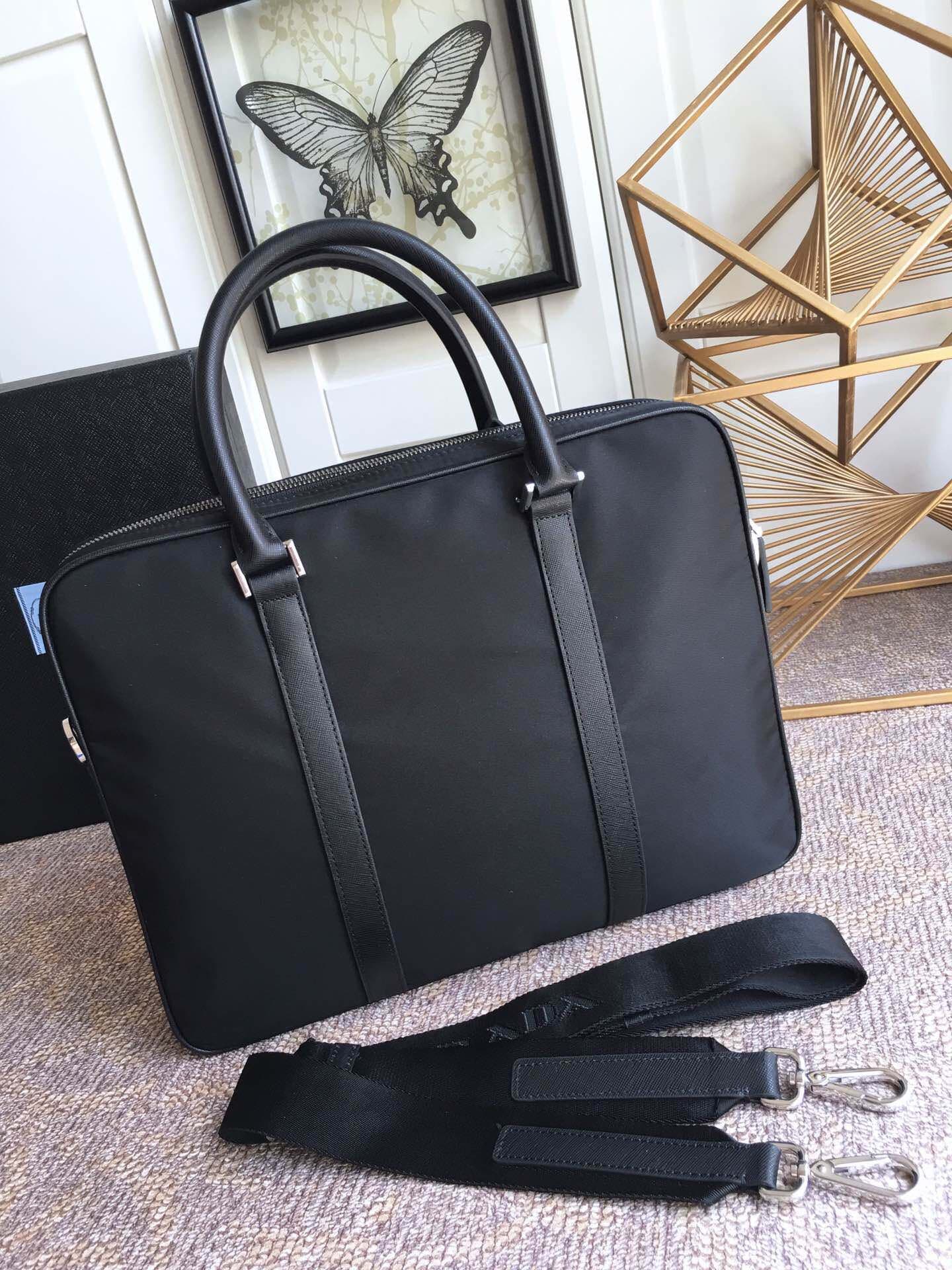 C6978 【PRADA】New model launched💗💗💗 High-quality original items 201. The latest nylon briefcase by Prada, 2VE871, uses factory-made parachute material. Features a new black real titanium zipper and cross-stitched leather trim imported from Italy. Soft text — image 4