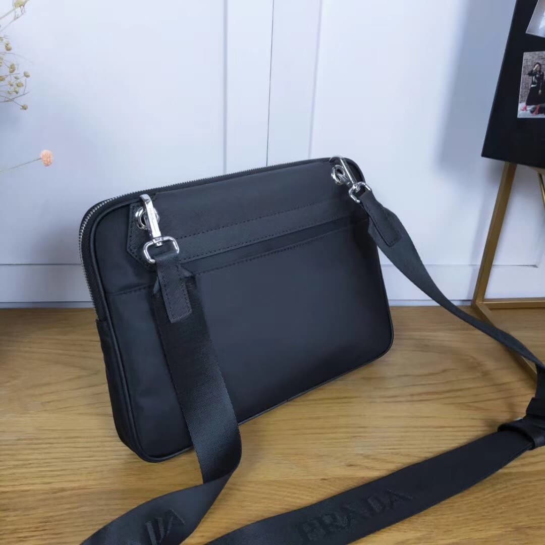 C7017 ((With the colorful box available at the store)🎉🎉 The latest 2VH116 three-in-one model 👏👏 is made of imported nylon material; it’s a popular product that online influencers always recommend 😘😘) 2023 — image 6
