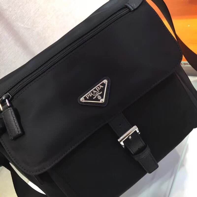 C6964 🆕🆕 Popular 1BD994 product – original style! 🤙🤙 Made with imported nylon material and Saffiano leather trim. Adjustable fabric straps, stainless steel accessories, triangular enamel logos on the sides. Zipper and buckle closure. Two outer pockets; on — image 5