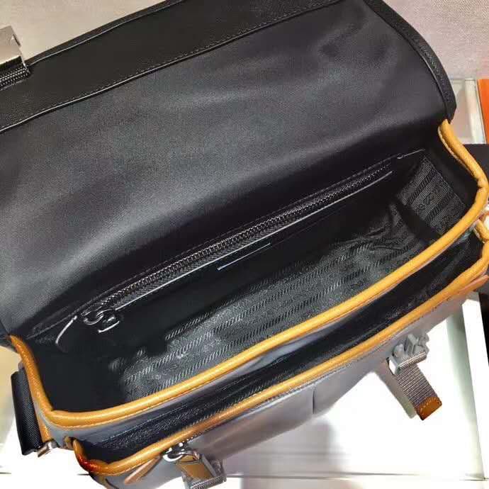 C7015 🎉Postman Bag🎉2VD769B Medium Size🎉Original style items👍👍 This nylon flap handbag features a classic Saffiano leather trim, with two side-clasp closures and a distinctive triangular metal logo, highlighting a fashionable design. It’s made of imported  — image 8