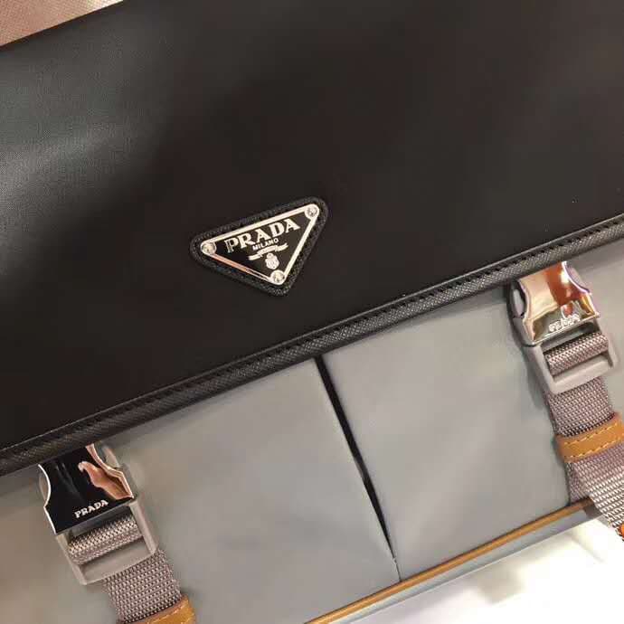 C7012 🎉New Color 🎉2VD768B 🎉Original product 👍👍 This nylon flap handbag features classic Saffiano leather trim, two side-closing zippers, and a distinctive triangular metal logo, highlighting a stylish design. It’s made of imported nylon and Saffiano leath — image 6