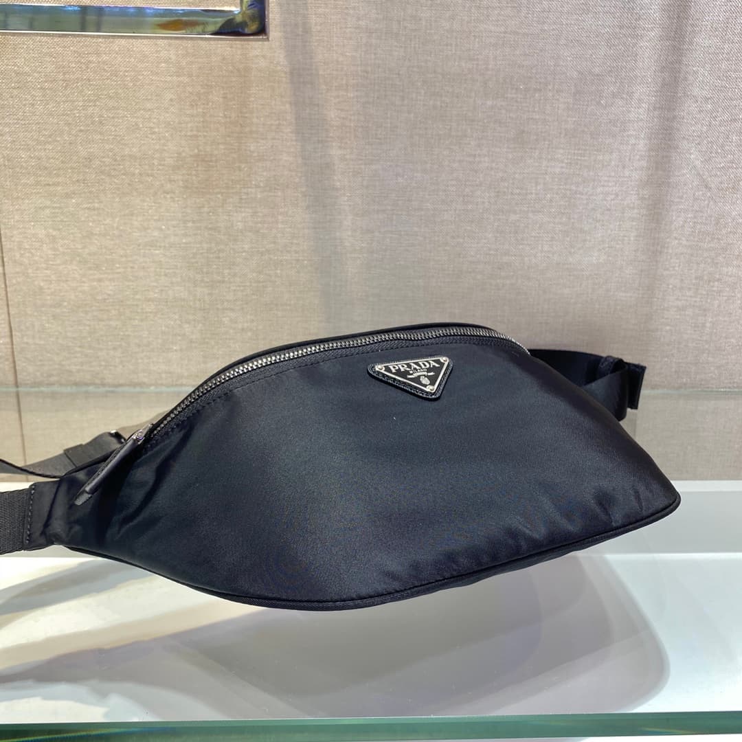 C6985 🎉 Waist bag / Chest bag 🎉 2VL033 🎉 The design of this waist bag is not only practical, but also enhances the overall aesthetic of the outfit. It allows the bag to be placed exactly where the body is, and can also be used as a chest bag or worn acros — image 5