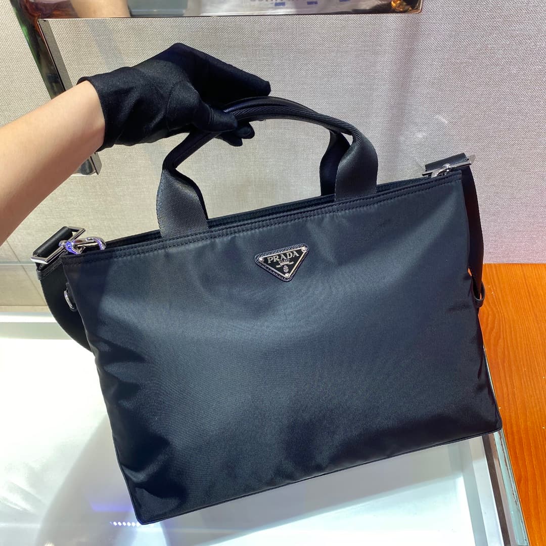 C6971 🎉New style neutral briefcase🎉1BG876🎉This is a original product made from imported nylon fabric. It comes with a detachable nylon shoulder strap, allowing it to be carried in both hands and on the back. The nylon briefcase is very lightweight, and it — image 2
