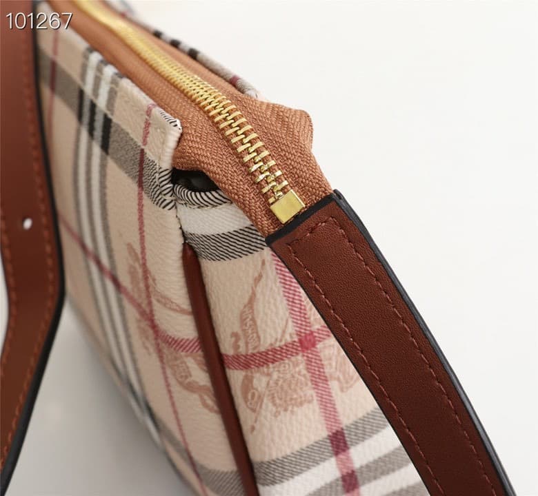 C21 🔥🔥Burberry vintage/retro underarm bag, 😀 It is currently the most popular style on popular vintage stores. Many influencers and experts are looking for it. Even if it costs several thousand yuan as a worn-out item, it is considered highly worth it. Th — image 7