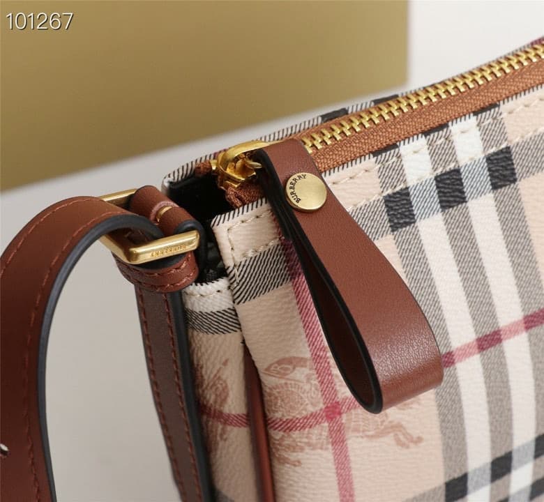 C21 🔥🔥Burberry vintage/retro underarm bag, 😀 It is currently the most popular style on popular vintage stores. Many influencers and experts are looking for it. Even if it costs several thousand yuan as a worn-out item, it is considered highly worth it. Th — image 3