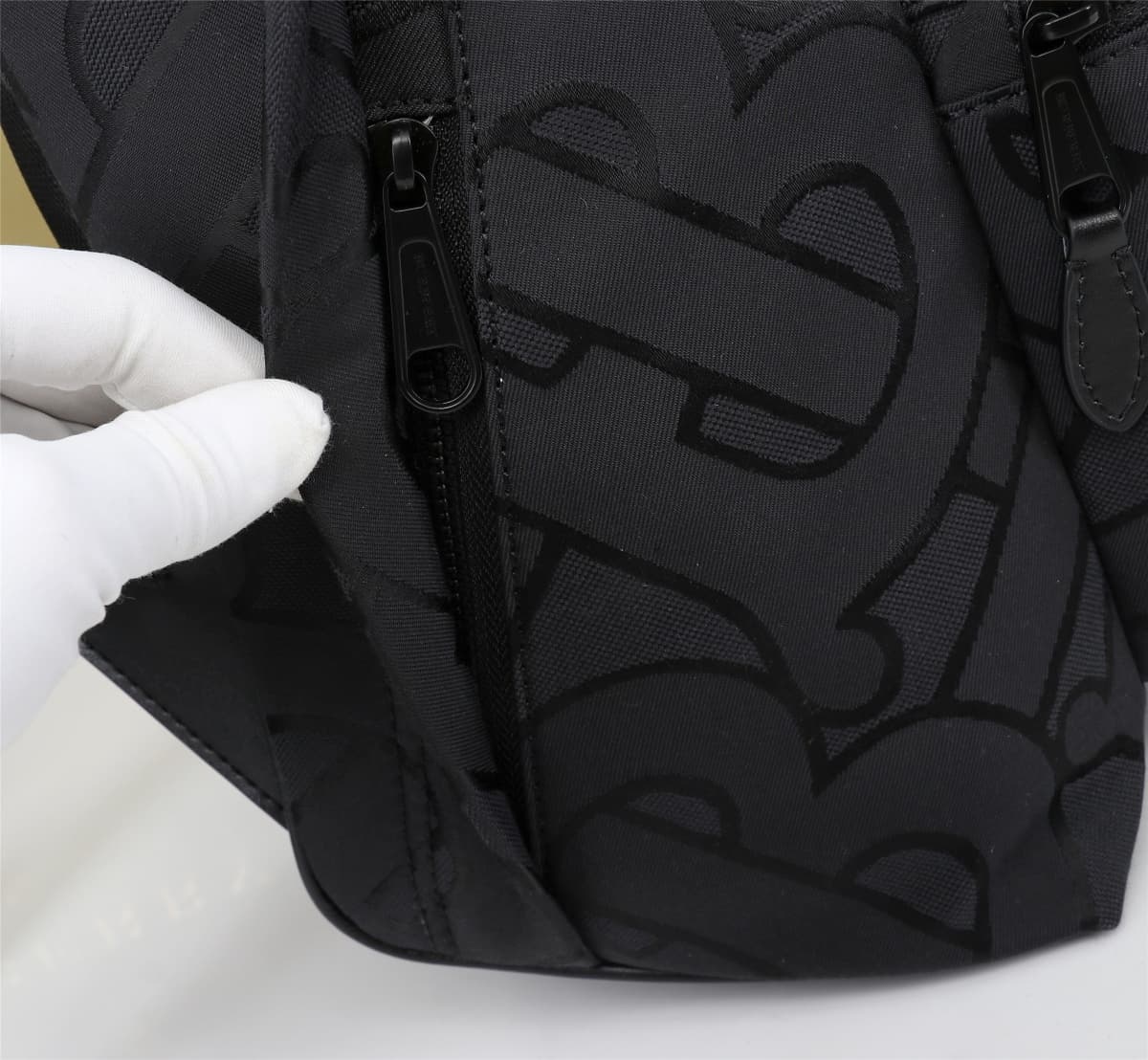 C11 🔥🔥 B brand 3985 shoulder bag, decorated with vintage retro pattern, featuring smooth leather trim, [Rose] shoulder straps adorned with Burber*y letter appliqué knitted logo. Dimensions: 30.5×14.5×42.5cm, 3986 — image 6