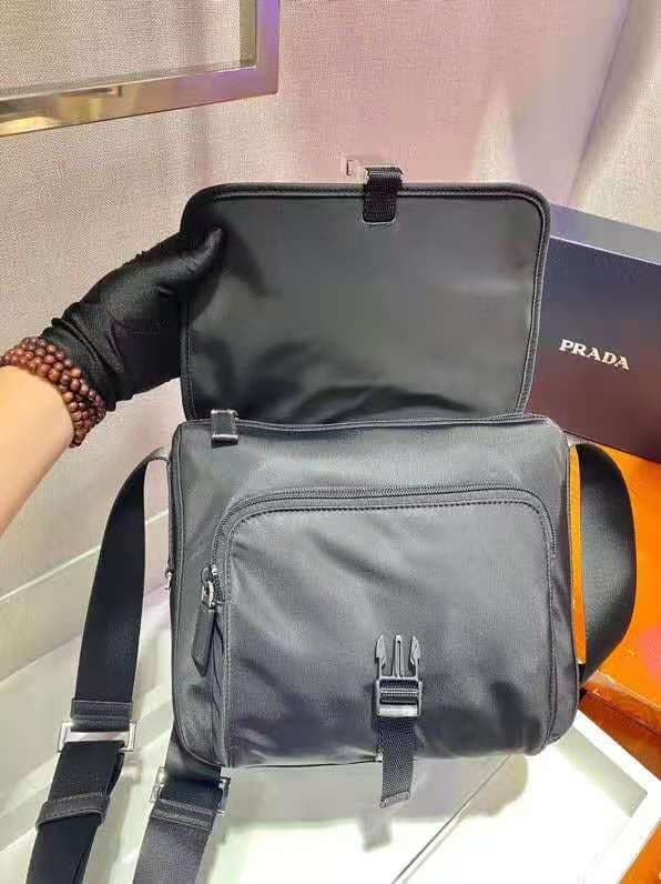 C6963 🆕🆕 Popular 1BD994 model – original product! 🤙🤙 Made from imported nylon material and Saffiano leather trim. Adjustable fabric straps, stainless steel accessories, triangular enamel logos on the bags. Zippers and buckles for opening/closing. Two oute — image 4