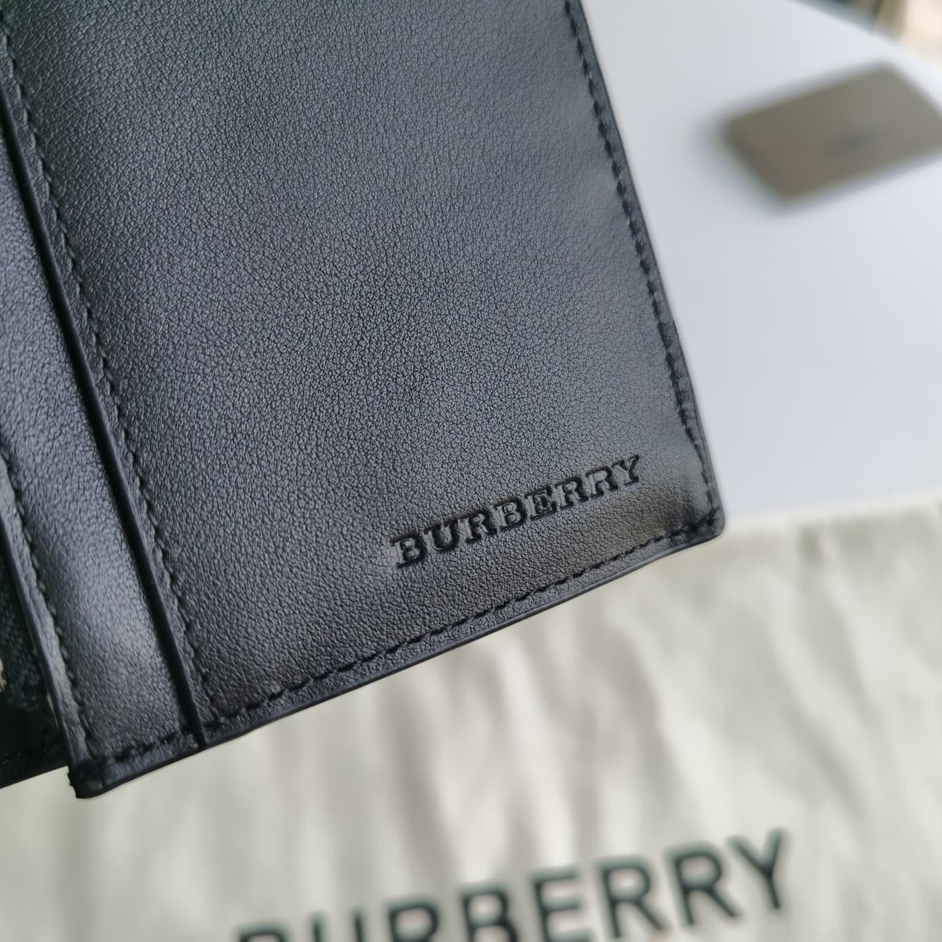 C151 Original Burberry long-sleeved suit jacket. Classic style, original smoky-check PVC fabric paired with imported first-grade Nappa leather. The check pattern is exactly identical to that on the official website. Such a pattern design would result in a — image 4