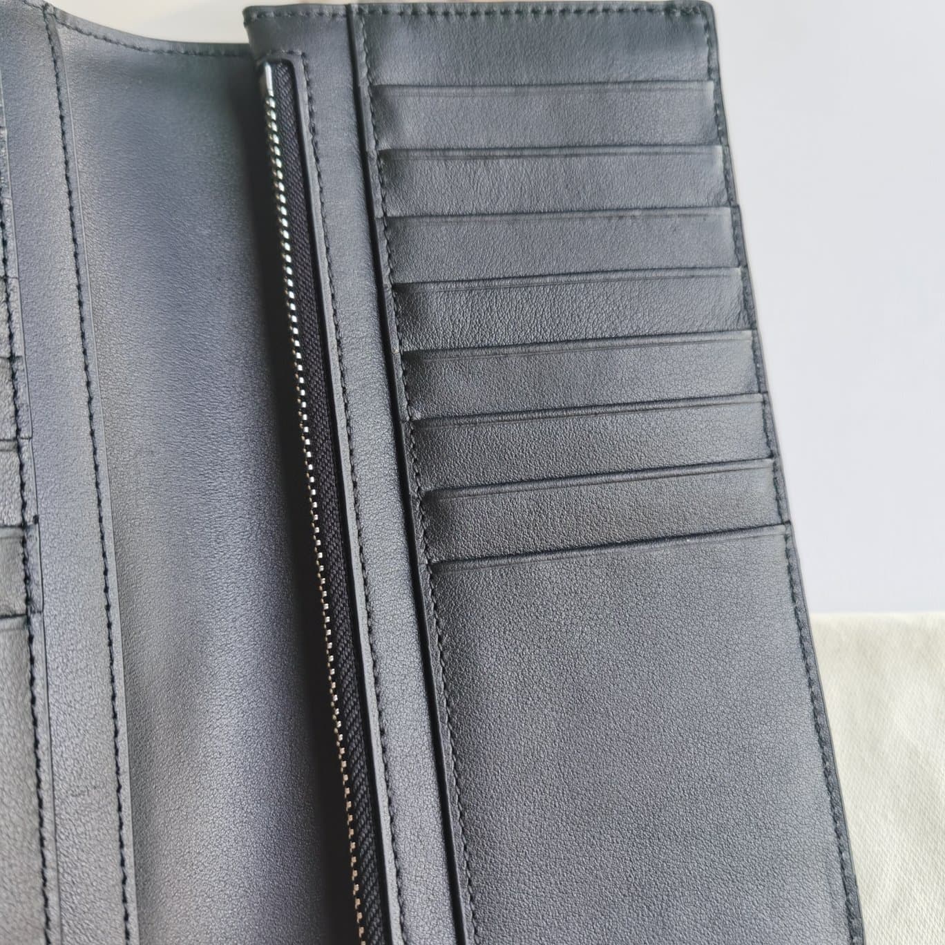 C151 Original Burberry long-sleeved suit jacket. Classic style, original smoky-check PVC fabric paired with imported first-grade Nappa leather. The check pattern is exactly identical to that on the official website. Such a pattern design would result in a — image 6