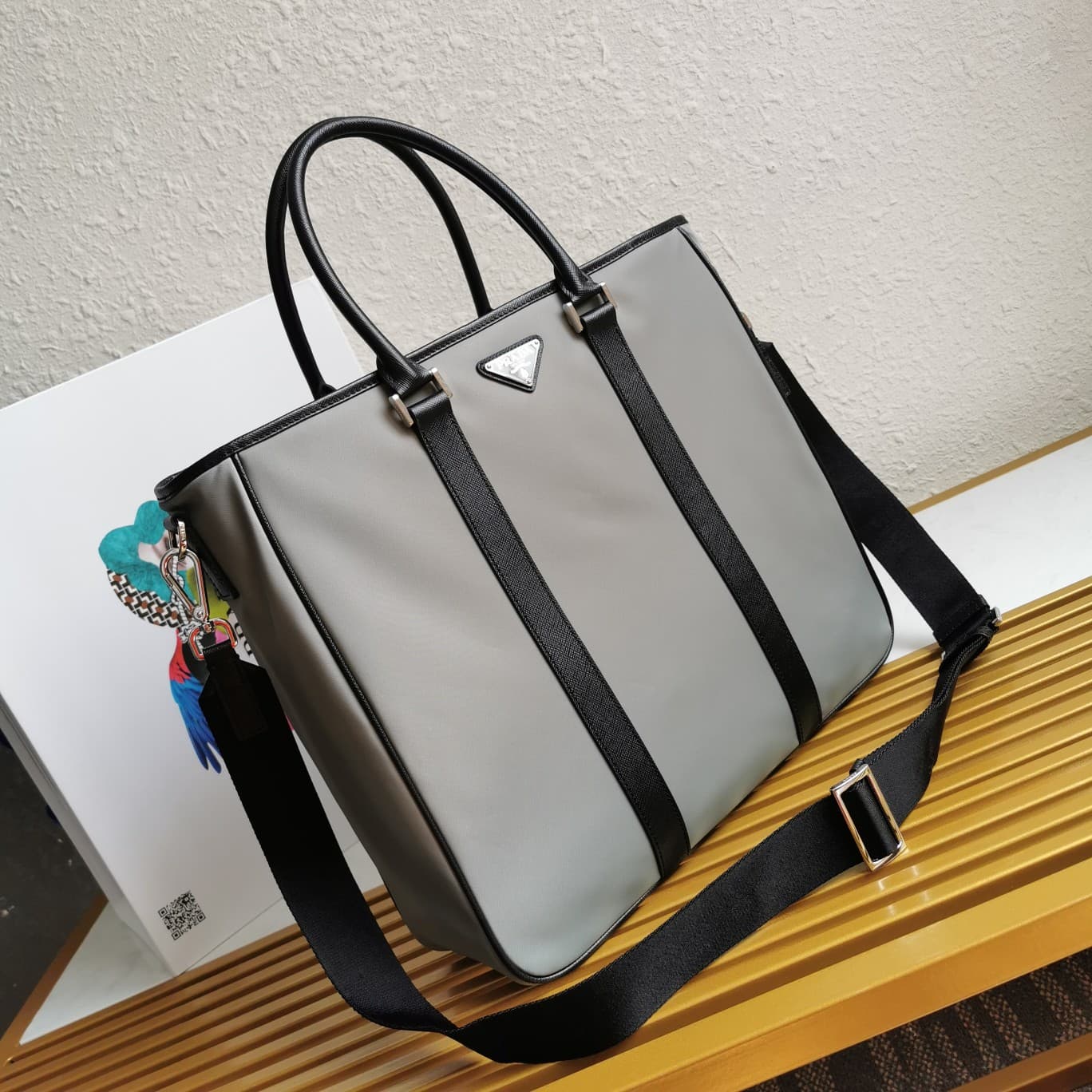 C6982 Top-quality original product 🎉 Exclusive release 🎉 2VG034, 2021 – the latest shopping bag of the year 😘😘 This nylon tote bag features a minimalist design style, giving it a modern look. It’s made from imported nylon fabric combined with Saffiano cro — image 2