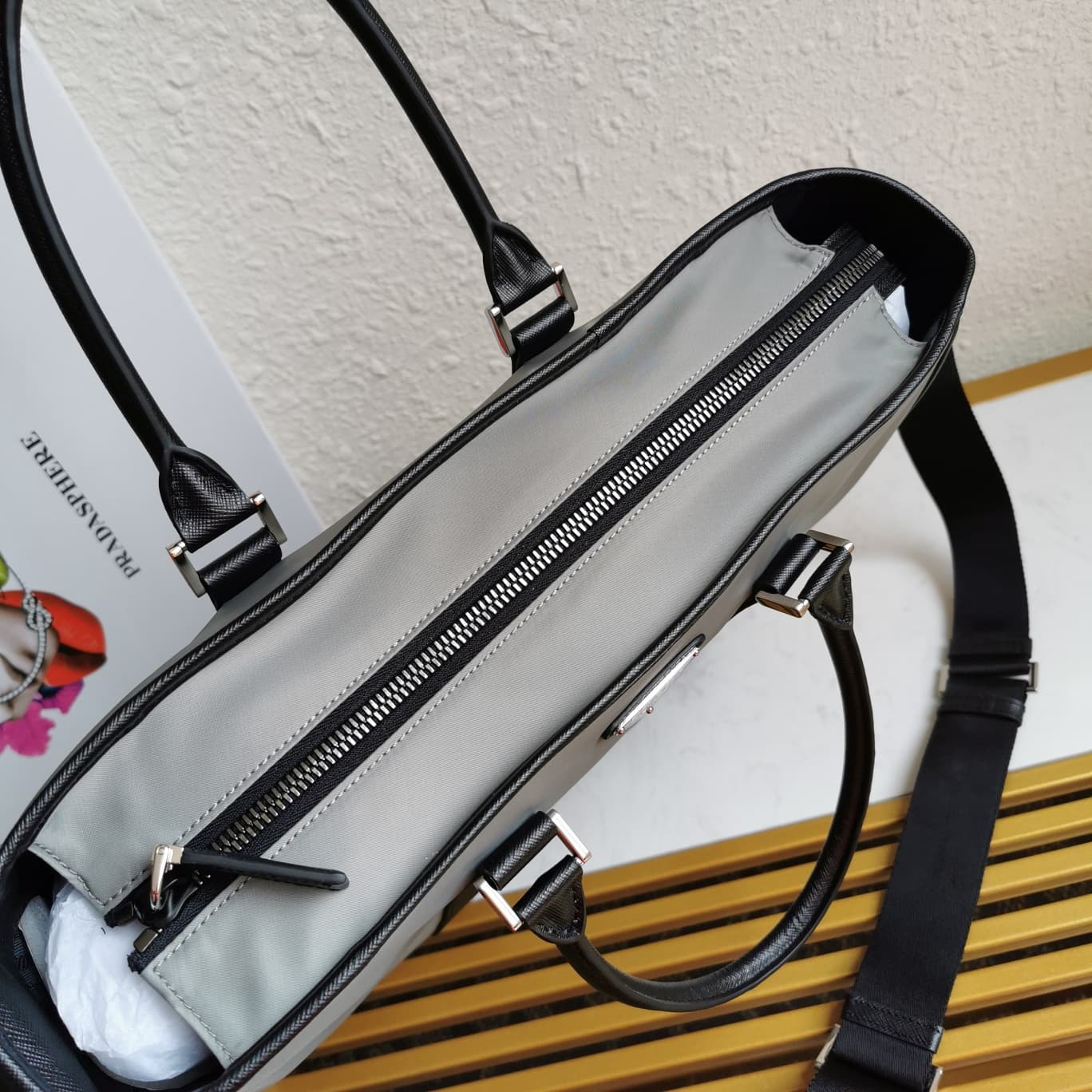 C6982 Top-quality original product 🎉 Exclusive release 🎉 2VG034, 2021 – the latest shopping bag of the year 😘😘 This nylon tote bag features a minimalist design style, giving it a modern look. It’s made from imported nylon fabric combined with Saffiano cro — image 7
