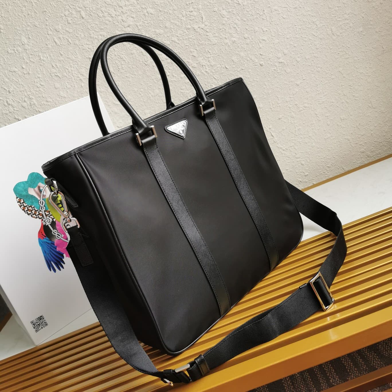 C6981 [Top-quality original product] 🎉 Exclusive release 🎉 2VG034, 2020 – the latest shopping bag of the year 😘😘 This nylon tote bag features a minimalist design style, giving it a modern look. It’s made from imported nylon fabric combined with Saffiano c — image 3
