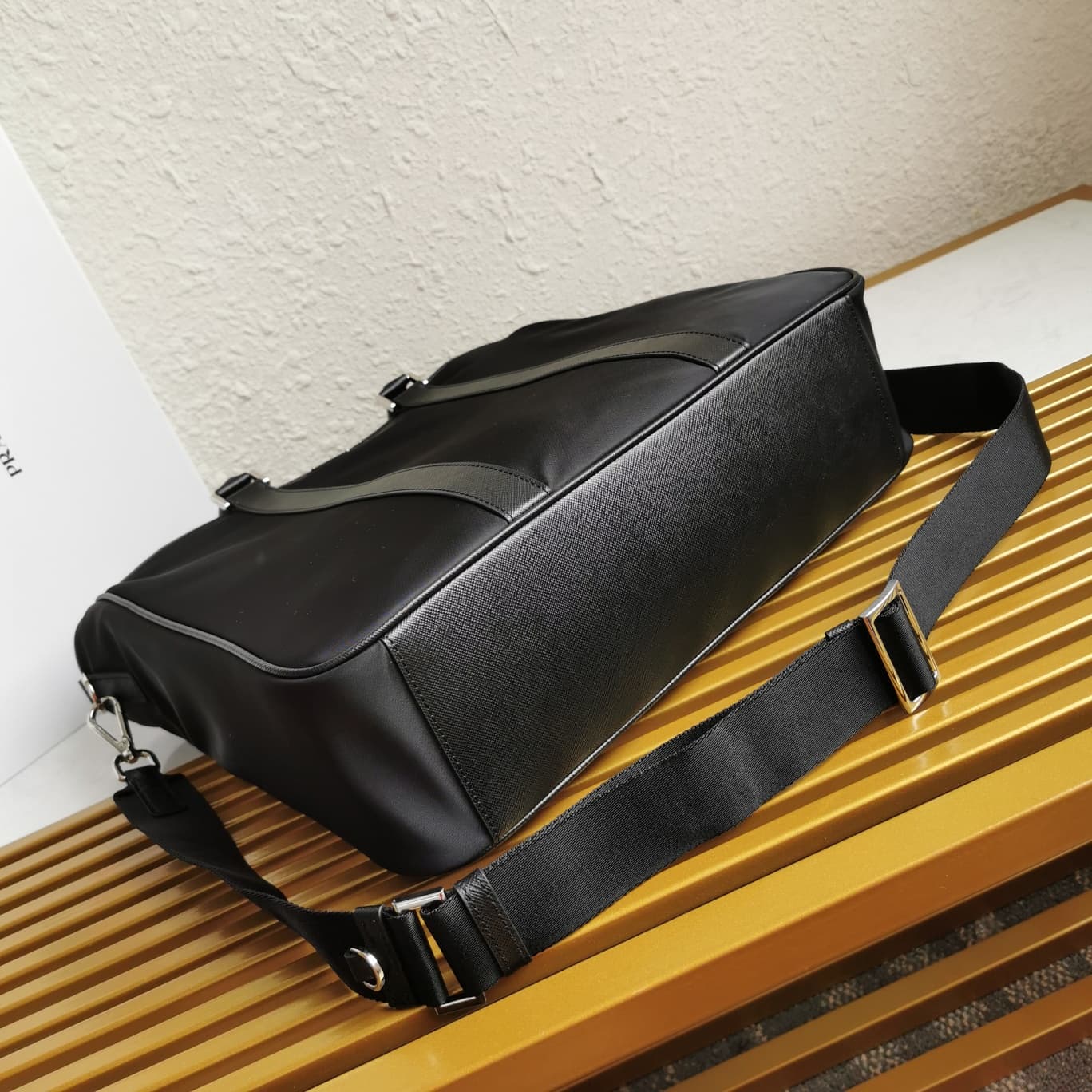 C6981 [Top-quality original product] 🎉 Exclusive release 🎉 2VG034, 2020 – the latest shopping bag of the year 😘😘 This nylon tote bag features a minimalist design style, giving it a modern look. It’s made from imported nylon fabric combined with Saffiano c — image 4