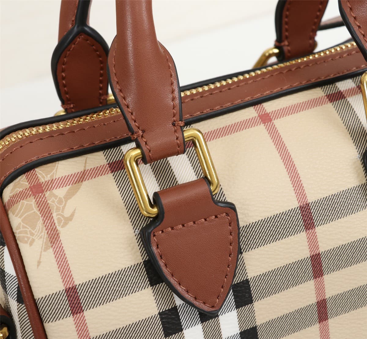 C20 🔥🔥B brand Haymarket Check checked Barbour pillow bag full-grain leather 😄 top-grade polished hardware  highly versatile  highly functional  size: 20cm14cm11cm, 1218 — image 4