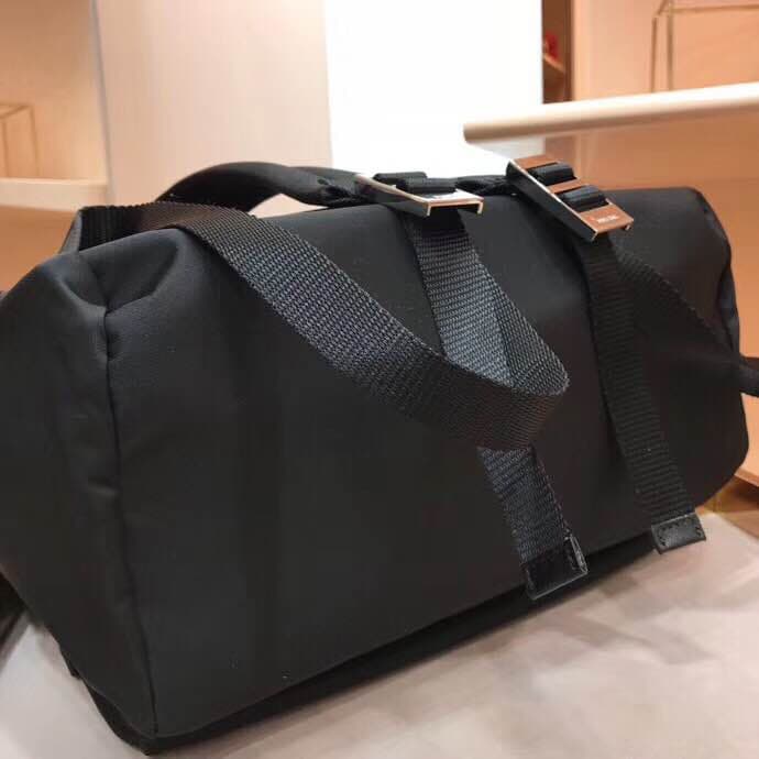 C6989 Prada🇫🇷 High-quality original items from the exclusive stores🇫🇷 Model: 2VZ066#‼️ Classic shoulder bag from the exclusive store😣 Simple and elegant design elements😉 The craftsmanship is absolutely excellent👍🏼 It’s easy to access the store without any — image 5