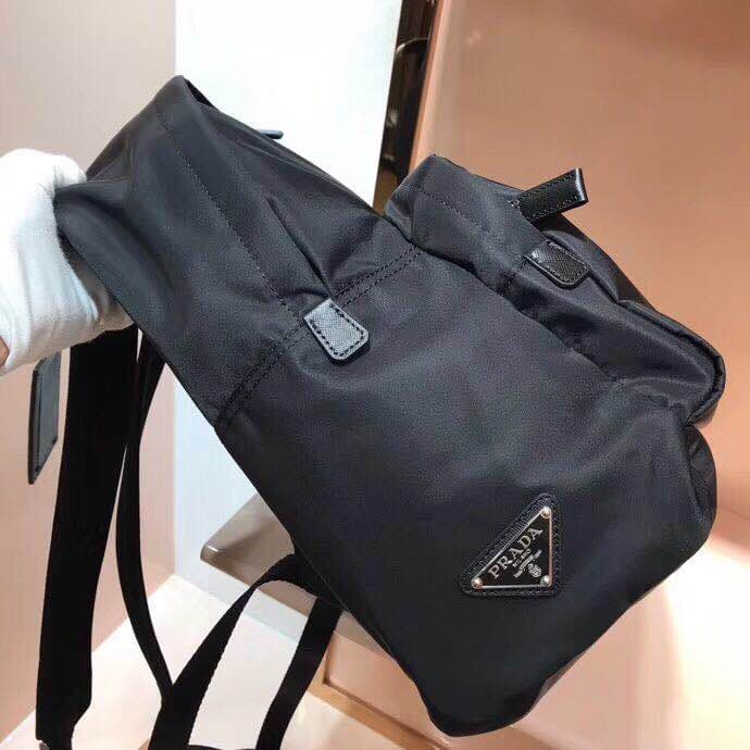 C6989 Prada🇫🇷 High-quality original items from the exclusive stores🇫🇷 Model: 2VZ066#‼️ Classic shoulder bag from the exclusive store😣 Simple and elegant design elements😉 The craftsmanship is absolutely excellent👍🏼 It’s easy to access the store without any — image 4