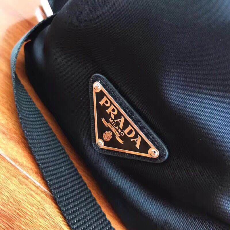 C6988 Latest bestseller ✨ High-quality original items. Prada’s latest model: 2VZ069. Imported factory-style parachute material. Utilizes imported equipment ✈️; all details are clearly marked with ZP. Original hardware components are also included, and the — image 6