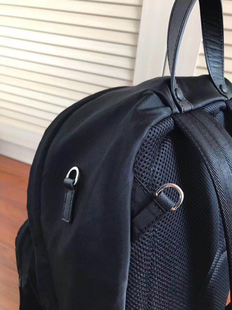 C6988 Latest bestseller ✨ High-quality original items. Prada’s latest model: 2VZ069. Imported factory-style parachute material. Utilizes imported equipment ✈️; all details are clearly marked with ZP. Original hardware components are also included, and the — image 5
