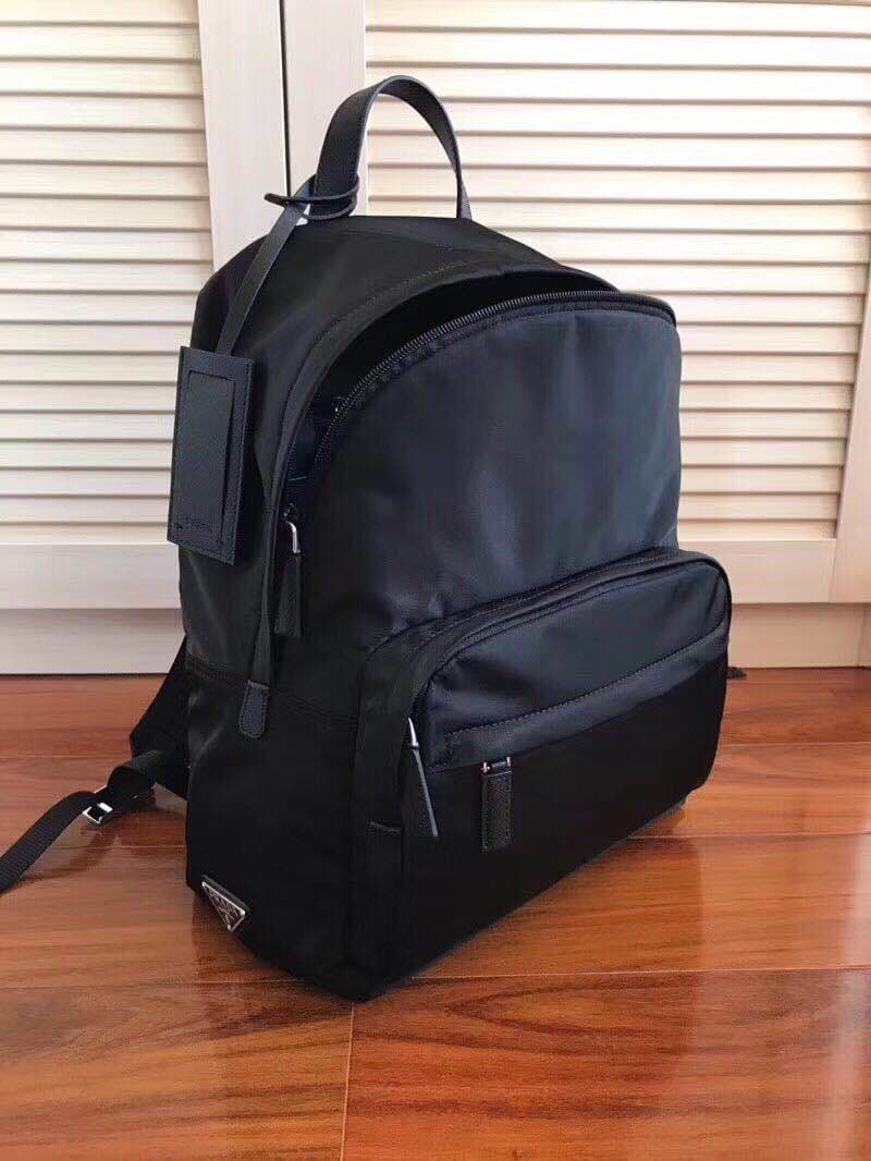C6988 Latest bestseller ✨ High-quality original items. Prada’s latest model: 2VZ069. Imported factory-style parachute material. Utilizes imported equipment ✈️; all details are clearly marked with ZP. Original hardware components are also included, and the — image 2