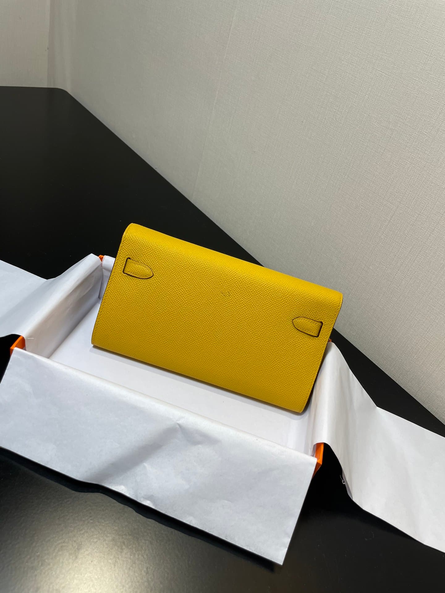 C4867 Kelly woc is a highly popular product; everyone will buy it. It’s practical and has many uses. See detailed images. Leather Epsom 【In stock】 (Dimensions: length 20.5, width 11x, thickness 2 cm) — image 2