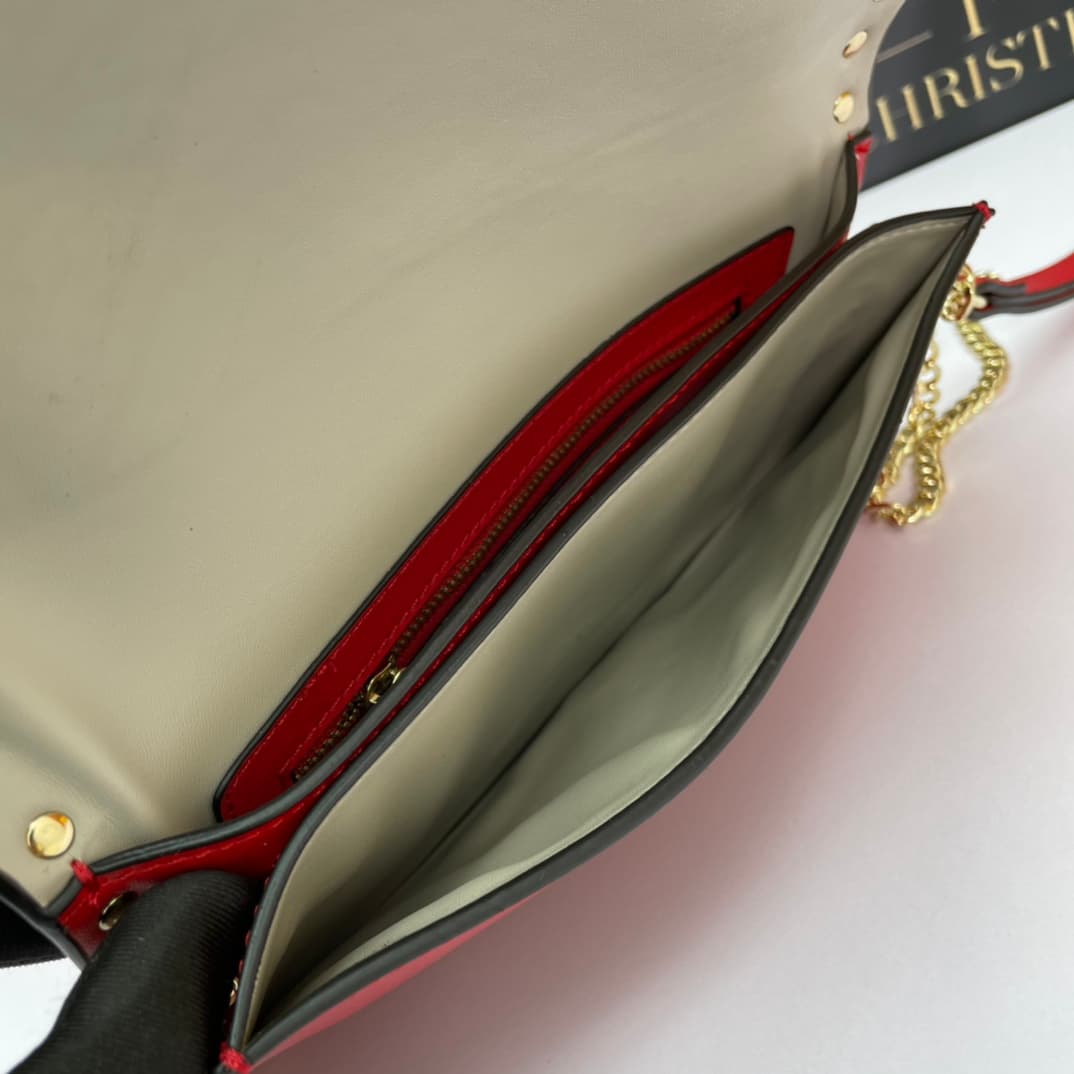 C7746 Small size Vacation. Valentino💥 Classic model from the official store; always sells well❤❤❤ Valentino Rocksud is extremely popular🔥 Small size “handbag” made of imported South African cowhide, paired with 24k vacuum-plated hardware✨✨✨ High-end produ — image 7