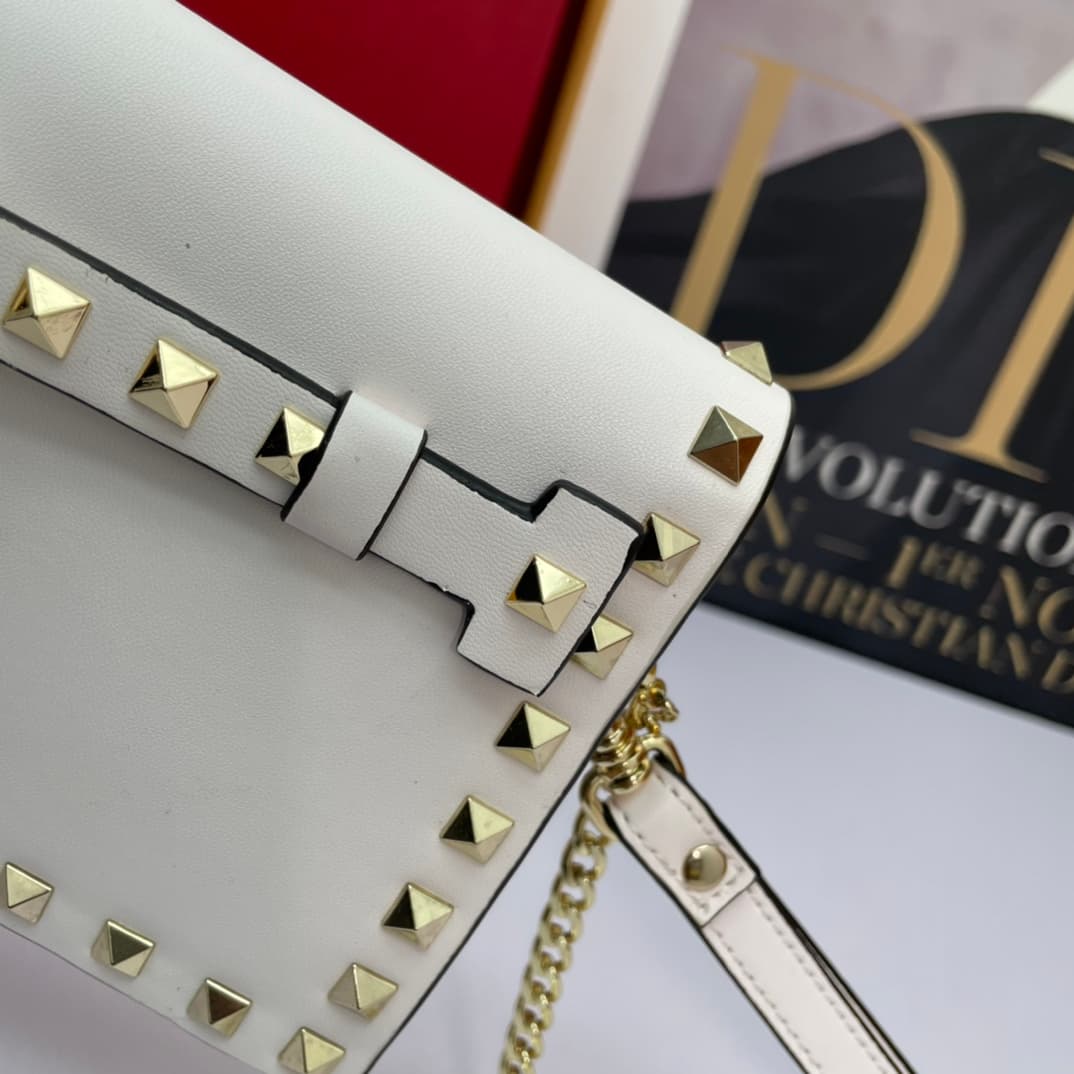 C7741 Small size Vacation. Valentino💥 Classic model from the official store; always sells well❤❤❤ Valentino Rocksud is extremely popular🔥 Small size “handbag” made of imported South African cowhide, paired with 24k vacuum-plated hardware✨✨✨ High-end produ — image 6