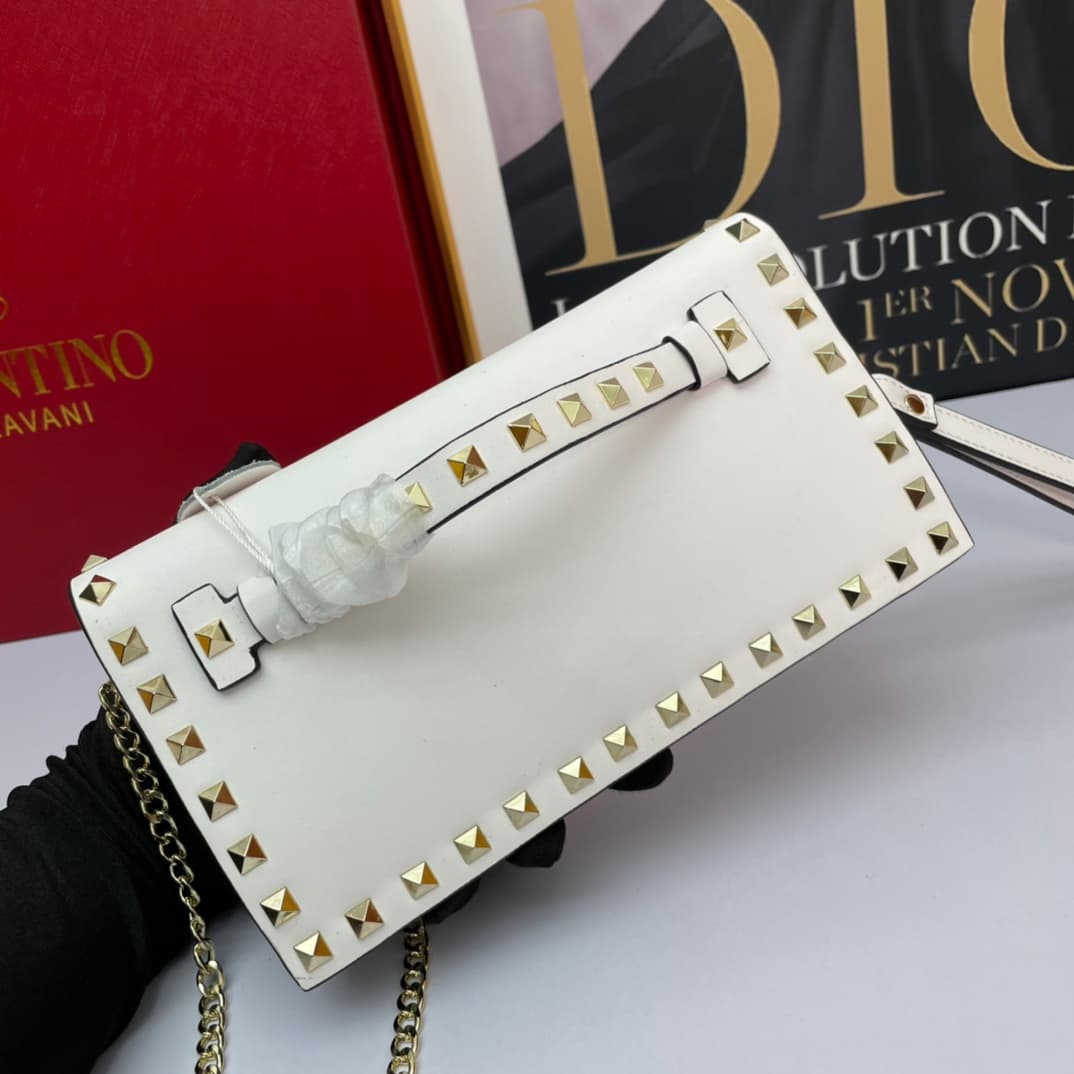 C7741 Small size Vacation. Valentino💥 Classic model from the official store; always sells well❤❤❤ Valentino Rocksud is extremely popular🔥 Small size “handbag” made of imported South African cowhide, paired with 24k vacuum-plated hardware✨✨✨ High-end produ — image 3