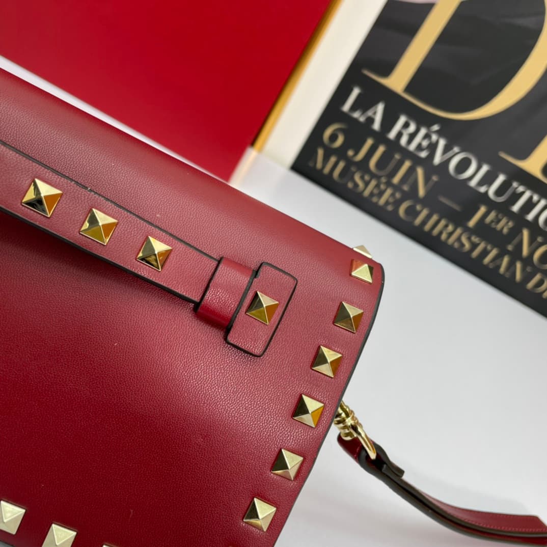 C7744 Small size Vacation. Valentino💥 Classic model from the official store; always sells well❤❤❤ Valentino Rocksud is extremely popular🔥 Small size “handbag” made of imported South African cowhide, paired with 24k vacuum-plated hardware✨✨✨ High-end produ — image 6