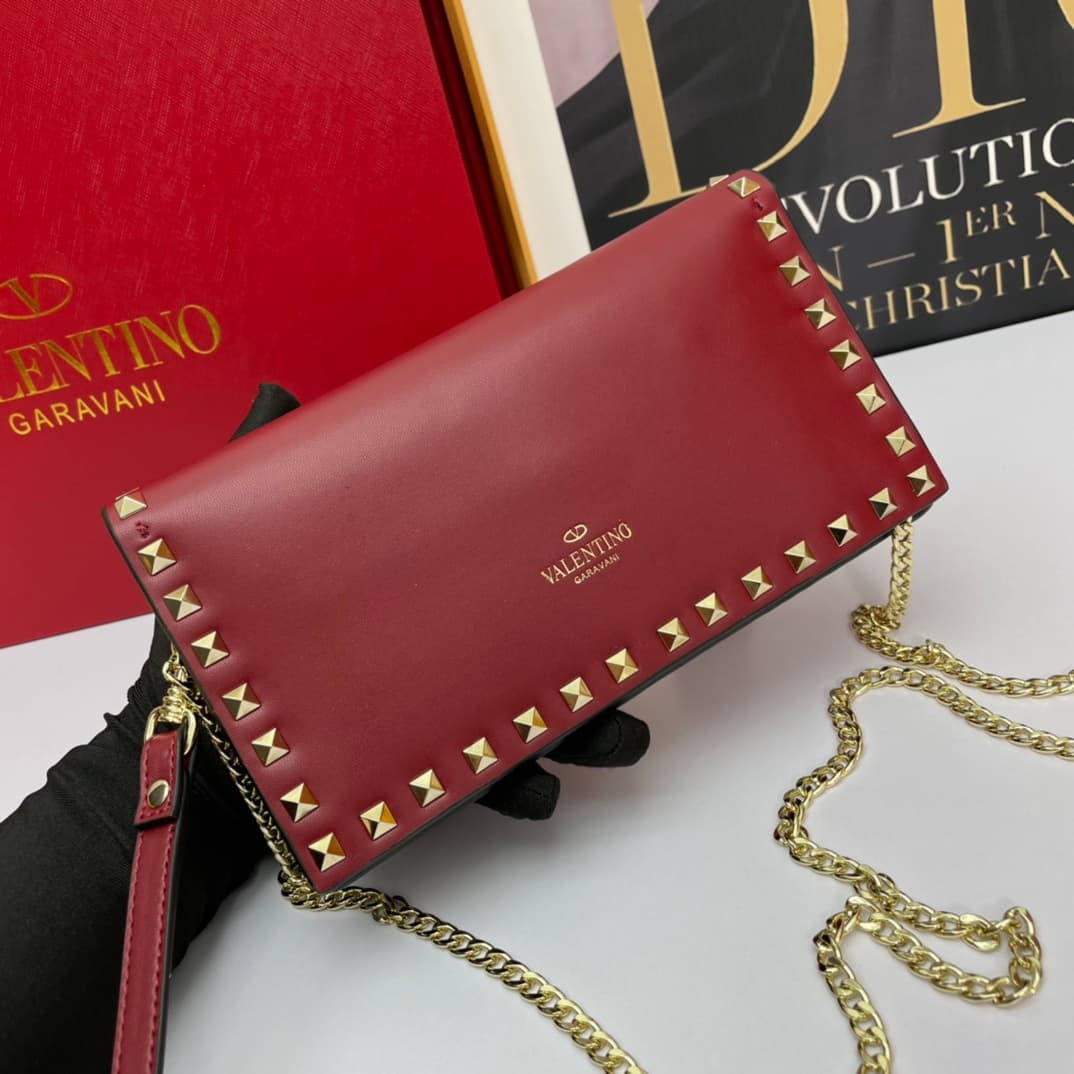 C7744 Small size Vacation. Valentino💥 Classic model from the official store; always sells well❤❤❤ Valentino Rocksud is extremely popular🔥 Small size “handbag” made of imported South African cowhide, paired with 24k vacuum-plated hardware✨✨✨ High-end produ — image 1