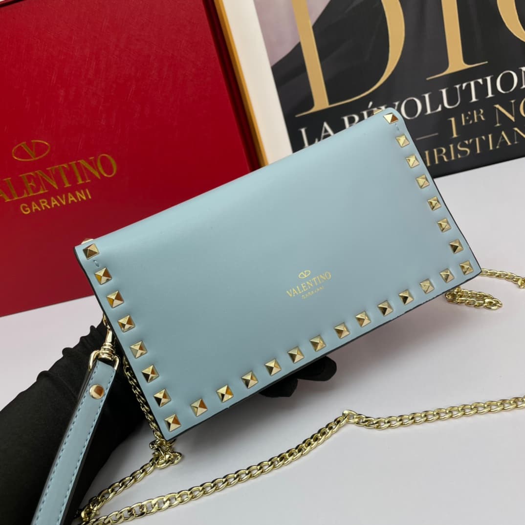 C7740 Small size Vacation. Valentino💥 Classic model from the official store; always sells well❤❤❤ Valentino Rocksud is extremely popular🔥 Small size “handbag”. Imported South African cowhide leather, paired with 24k vacuum electroplating hardware✨✨✨ High- — image 5