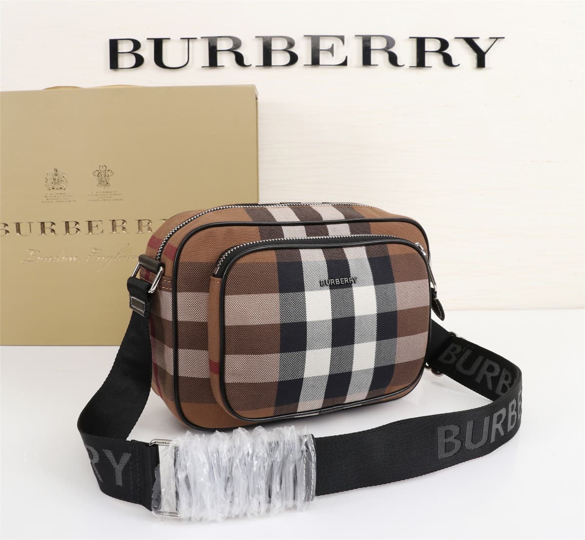 C8234 🔥🔥B brand’s new vintage/retro canvas check camera bag! The canvas check pattern becomes more beautiful as you look at it. It’s suitable for both men and women. The straps can be adjusted, and the material is soft and comfortable! It’s extremely dura — image 2