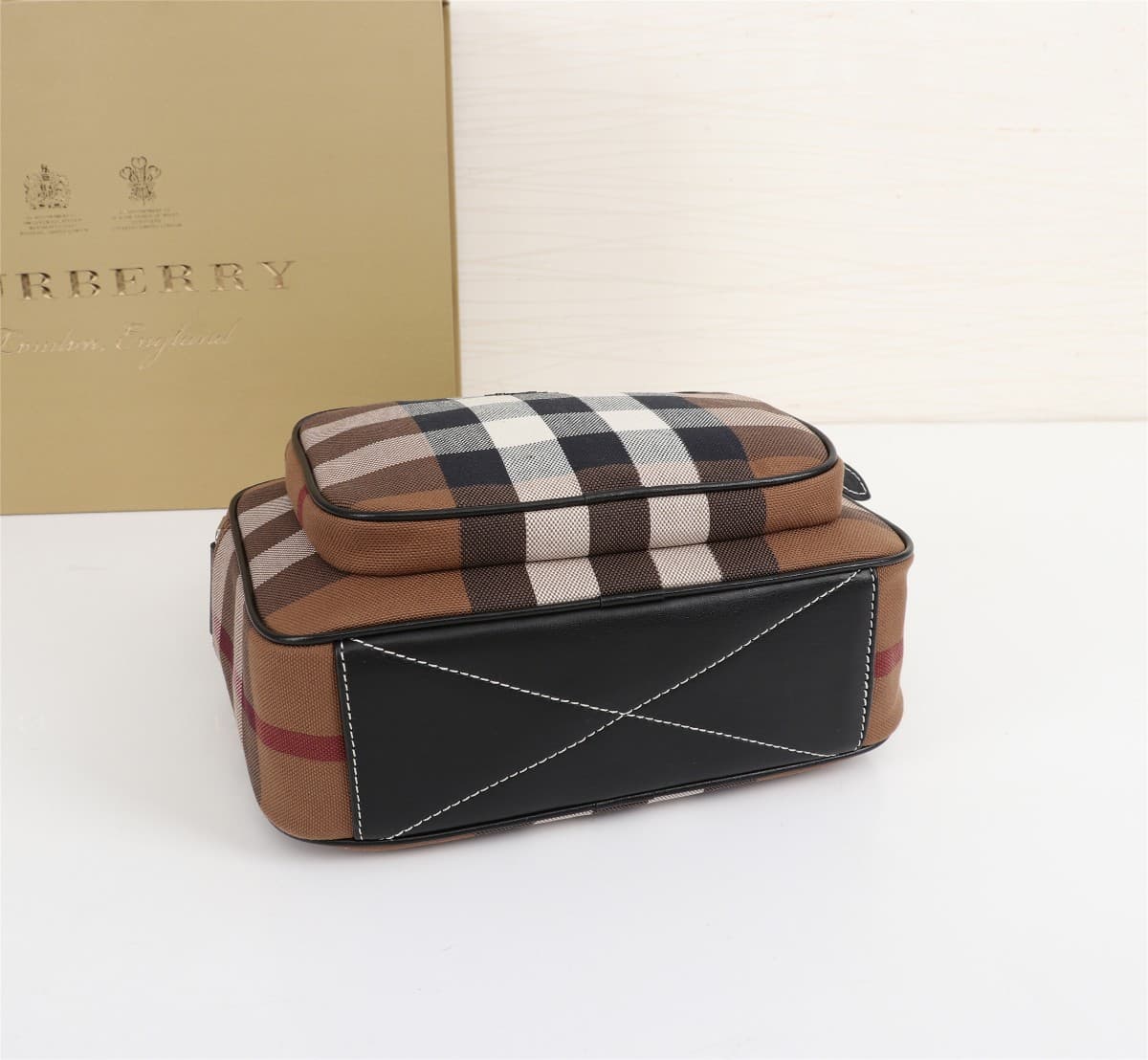 C8234 🔥🔥B brand’s new vintage/retro canvas check camera bag! The canvas check pattern becomes more beautiful as you look at it. It’s suitable for both men and women. The straps can be adjusted, and the material is soft and comfortable! It’s extremely dura — image 3