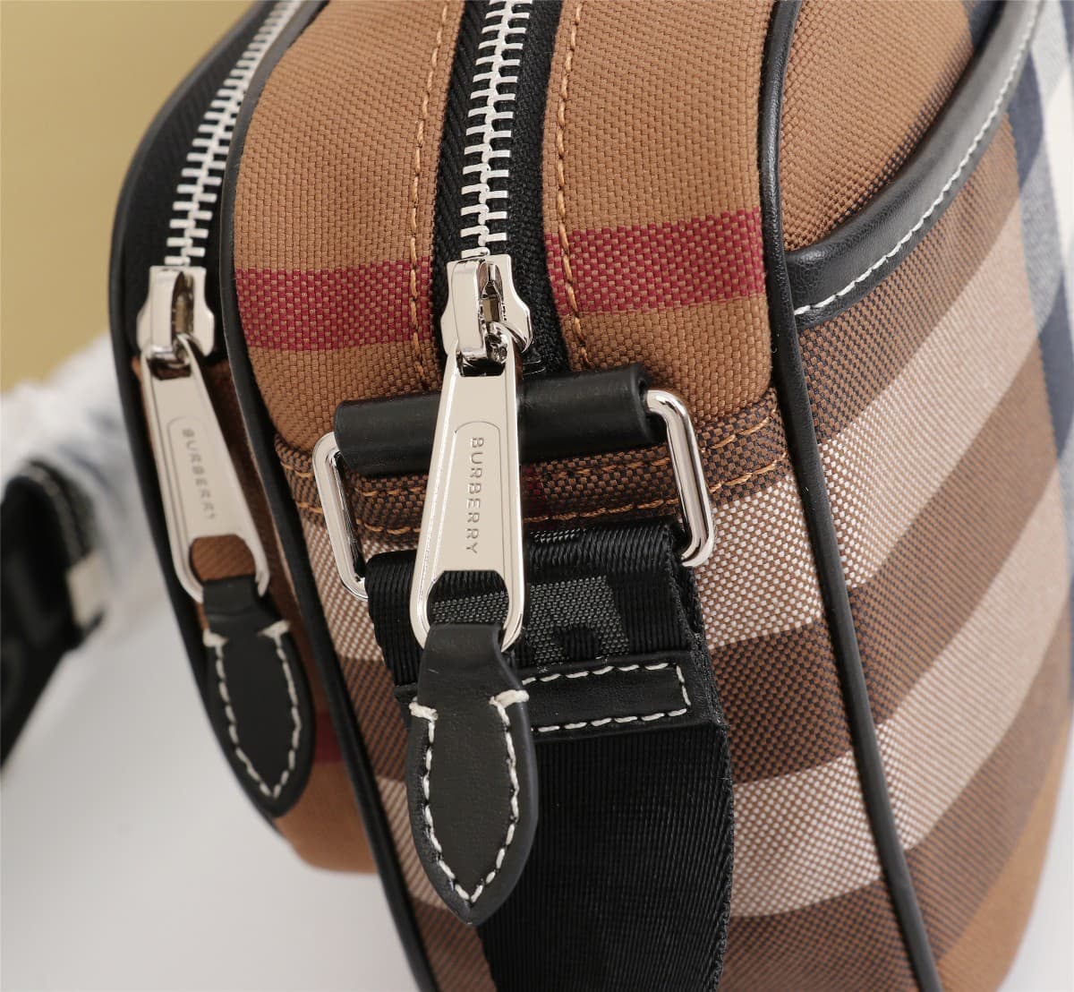 C8234 🔥🔥B brand’s new vintage/retro canvas check camera bag! The canvas check pattern becomes more beautiful as you look at it. It’s suitable for both men and women. The straps can be adjusted, and the material is soft and comfortable! It’s extremely dura — image 5