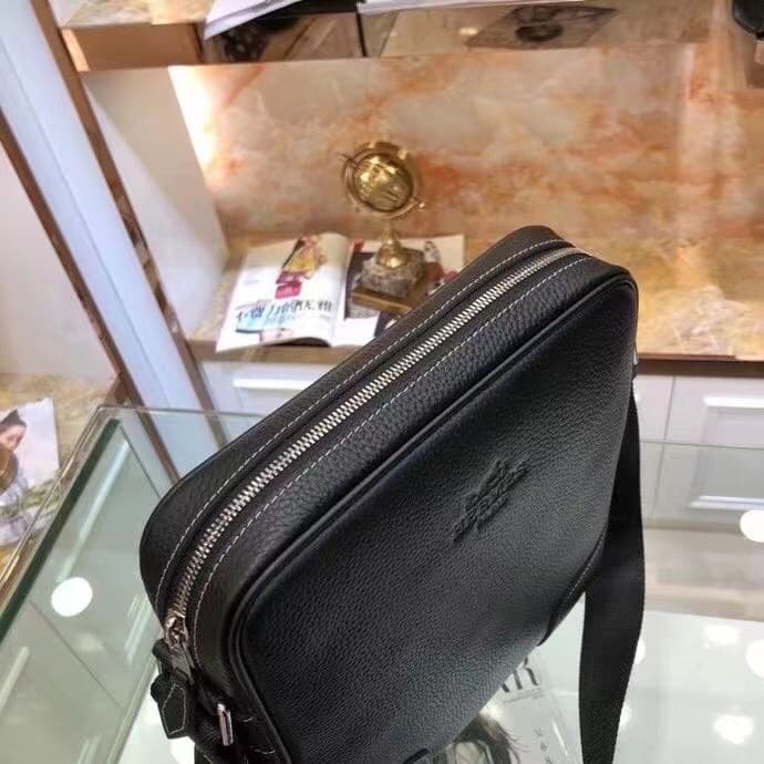 C4943 Hermes – The latest men’s briefcase by Hermes, carried across the shoulder😄 Made of genuine calfskin leather; soft texture and excellent feel. High-quality hardware zippers, fine craftsmanship. Designed specifically for Hermes. Stylish and practical — image 6