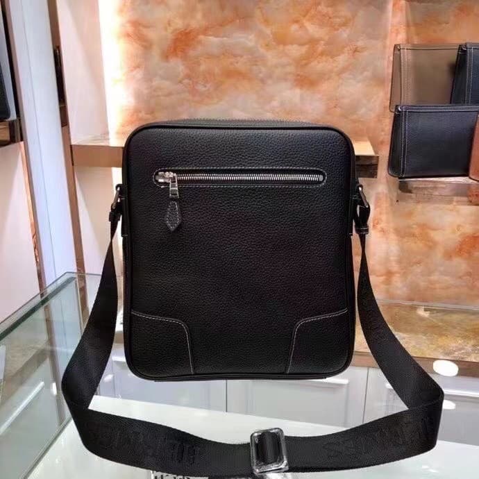 C4943 Hermes – The latest men’s briefcase by Hermes, carried across the shoulder😄 Made of genuine calfskin leather; soft texture and excellent feel. High-quality hardware zippers, fine craftsmanship. Designed specifically for Hermes. Stylish and practical — image 2
