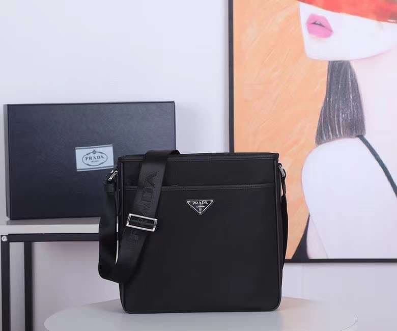 C6932 Batch: 2VH797! [Sun][Sun] New nylon crossbody bag 😝 Available at the official store website 😝 Same quality as that of the official store 👿 High-quality material imported from Korea – the parachute-like fabric is highly waterproof; original nylon lin — image 1