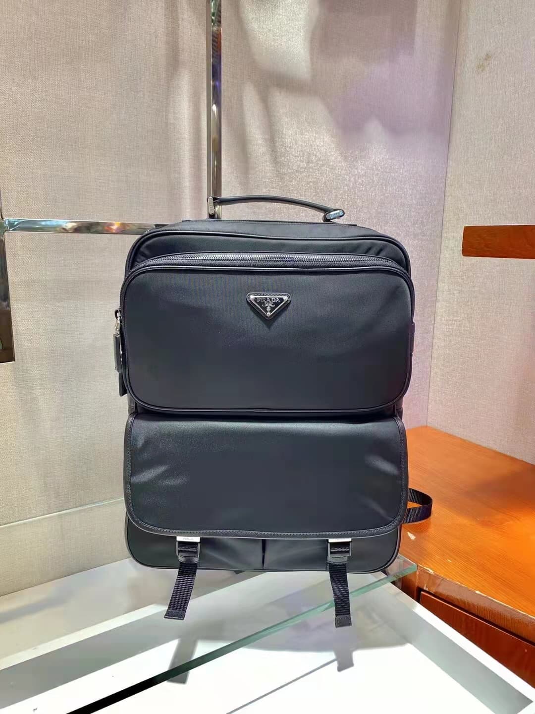 C6976 Batch, 🎉new backpack🎉2VZ049🎉🎉 — image 2