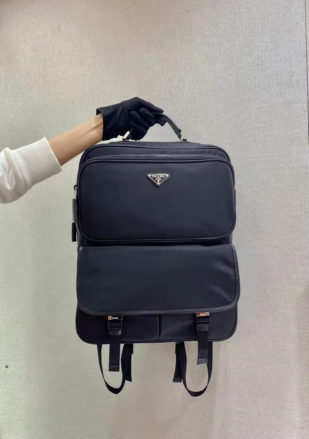 C6976 Batch, 🎉new backpack🎉2VZ049🎉🎉 — image 1