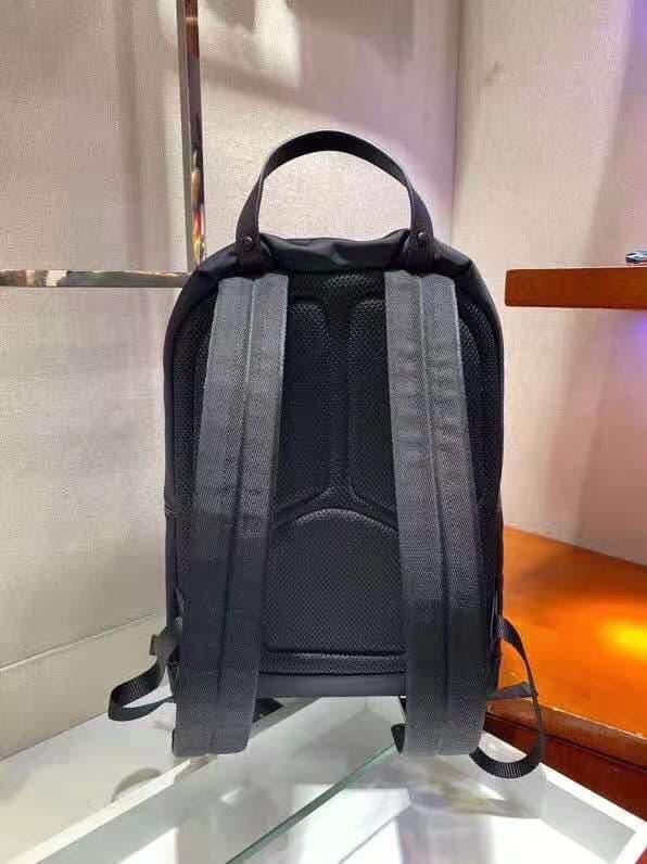 C6986 🎉 New shoulder bag 🎉 2021 – the latest shoulder bag of 2024. Made from imported Saffiano leather and imported nylon material, it features adjustable nylon straps and polished metal accessories. The nylon bag has multiple pockets and a padded back de — image 5